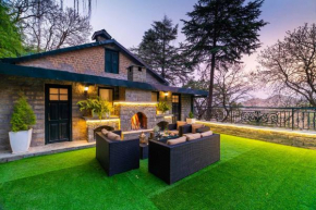 StayVista at Paris Villa with Pvt Pool & Valley View